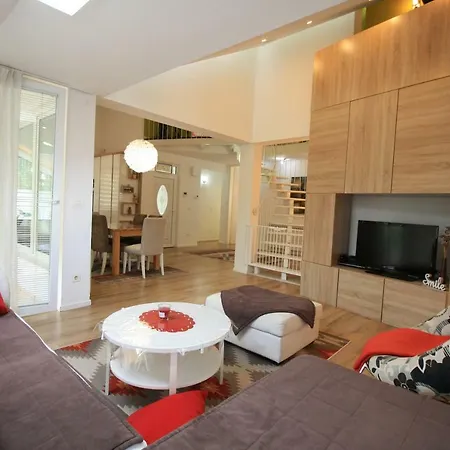 Villa Luxury Riverside *